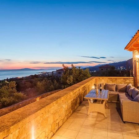 Mani Panoramic Seaviews - Luxury Summer Haven Lévktron 外观 照片