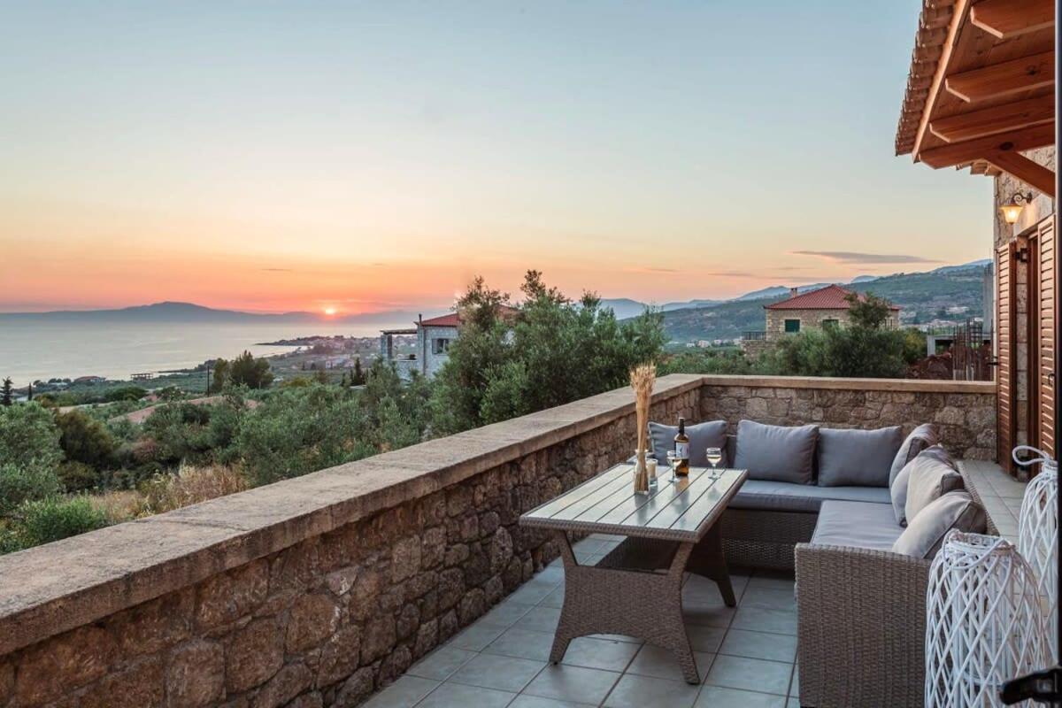Mani Panoramic Seaviews - Luxury Summer Haven Lévktron 外观 照片