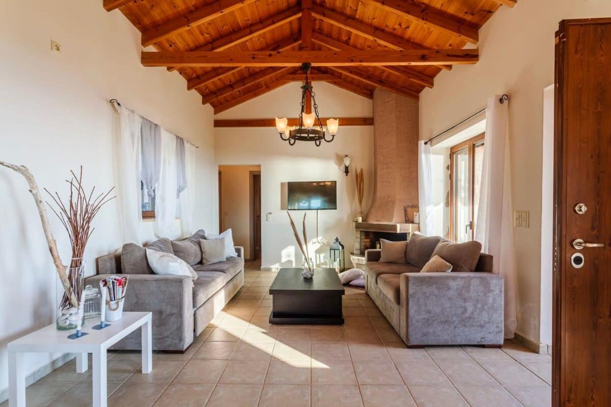 Mani Panoramic Seaviews - Luxury Summer Haven Lévktron 外观 照片