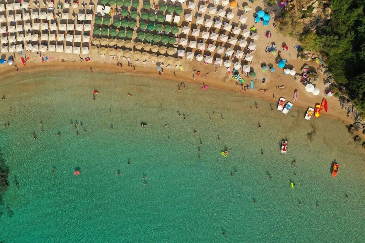 Mani Panoramic Seaviews - Luxury Summer Haven Lévktron 外观 照片